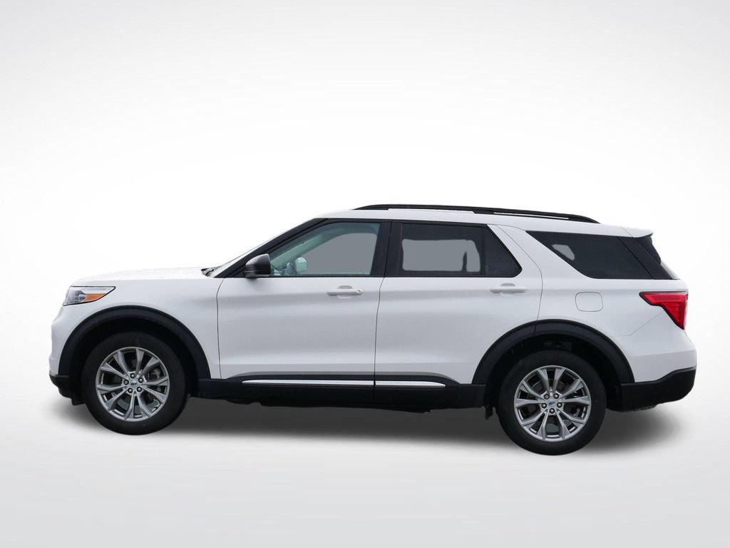 Certified 2023 Ford Explorer XLT w/ Equipment Group 202A AWD/4WD image 6