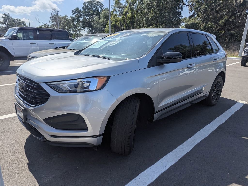 Certified 2023 Ford Edge SE w/ Black Appearance Package AWD/4WD image 2
