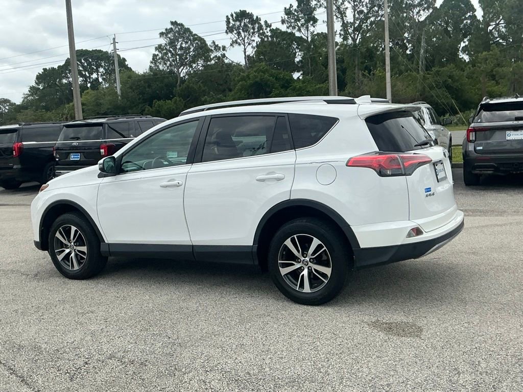 Used 2017 Toyota RAV4 XLE FWD image 5