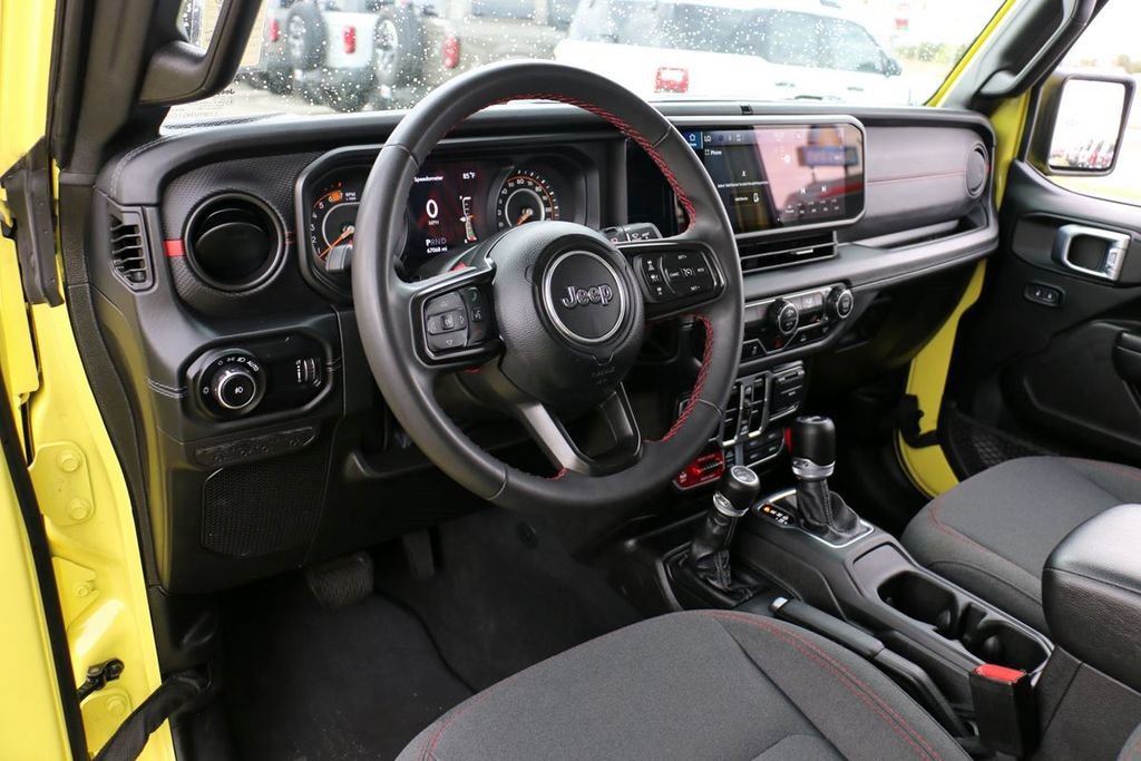Used 2024 Jeep Wrangler Unlimited Rubicon AWD/4WD image 20