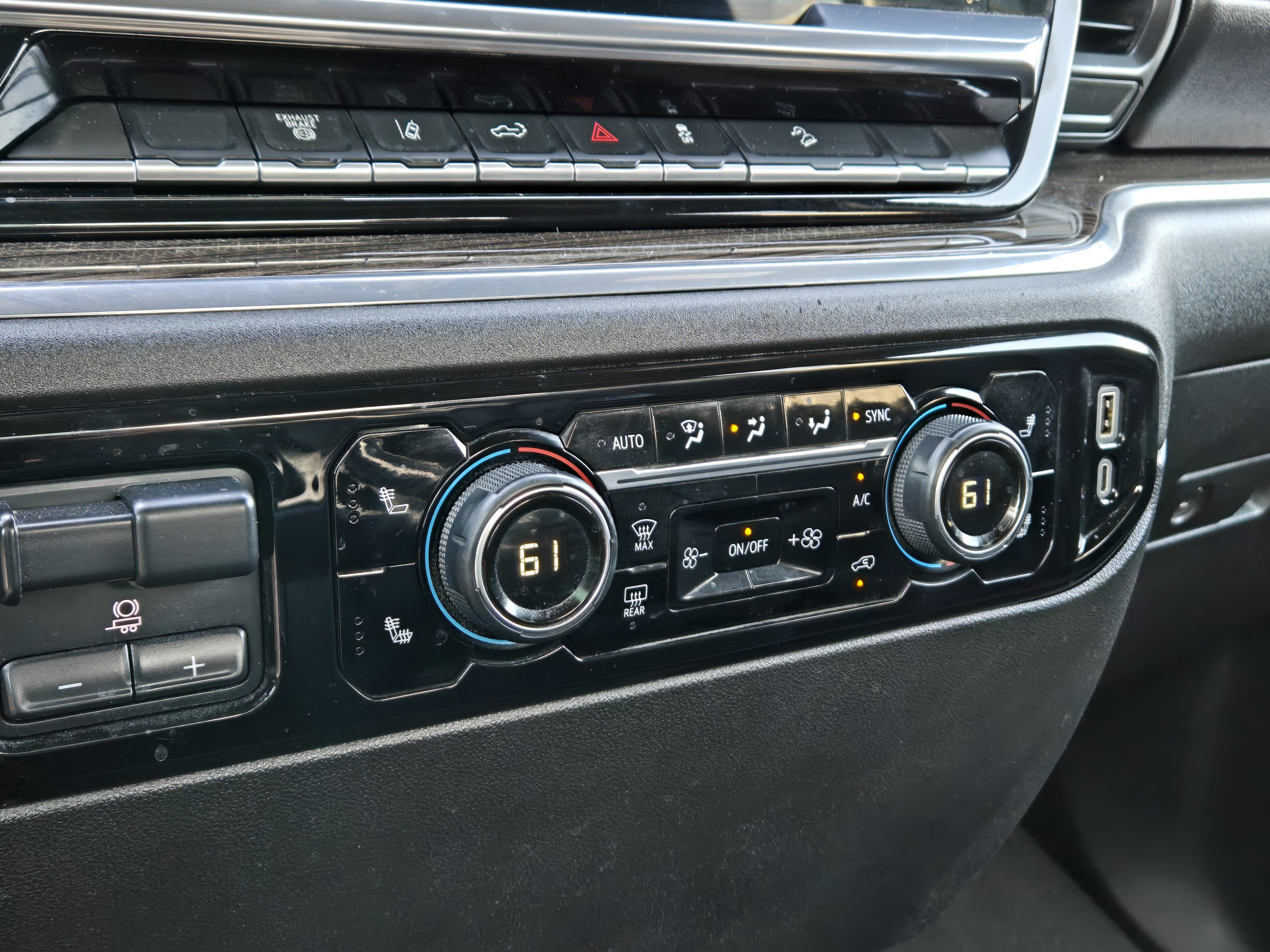 Used 2024 Chevrolet Silverado 2500 LT image 30