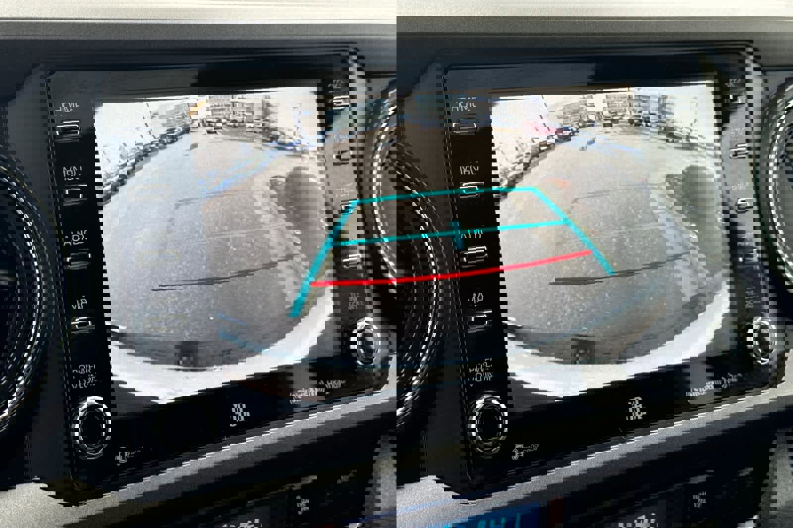 Used 2020 Toyota Tacoma TRD Off-Road image 19