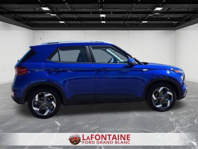 Used 2025 Hyundai Venue SEL FWD image 6