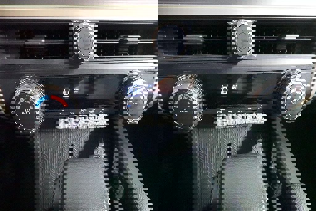 Used 2025 Toyota Tacoma TRD Off-Road image 15