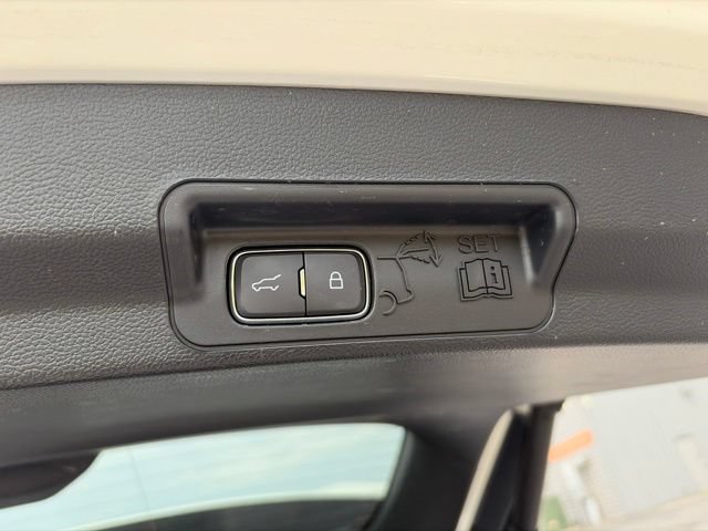 Certified 2024 Ford Explorer XLT w/ Equipment Group 202A AWD/4WD image 6