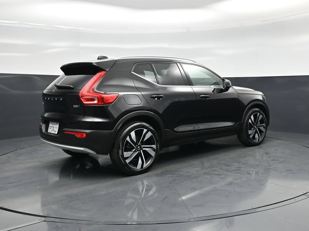 Used 2025 Volvo XC40 B5 Plus AWD/4WD image 29