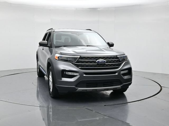 Certified 2021 Ford Explorer XLT w/ Equipment Group 202A AWD/4WD image 4