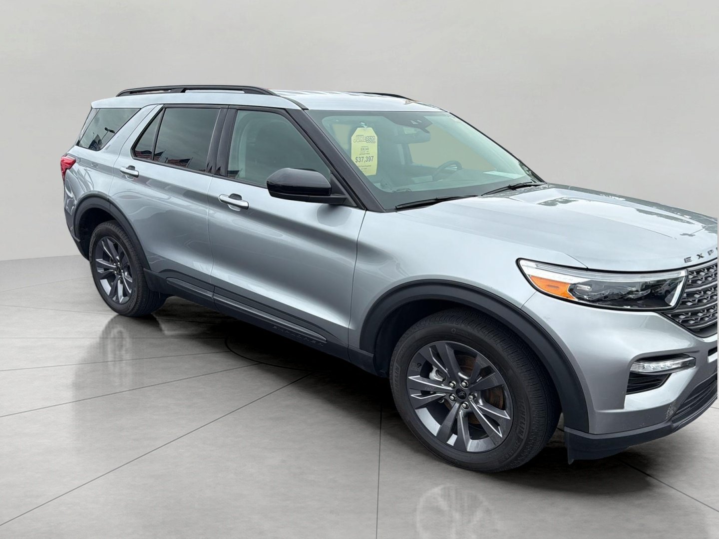 Certified 2023 Ford Explorer XLT w/ Equipment Group 202A AWD/4WD image 14