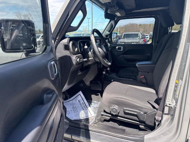 Used 2022 Jeep Wrangler Unlimited Sport AWD/4WD image 9