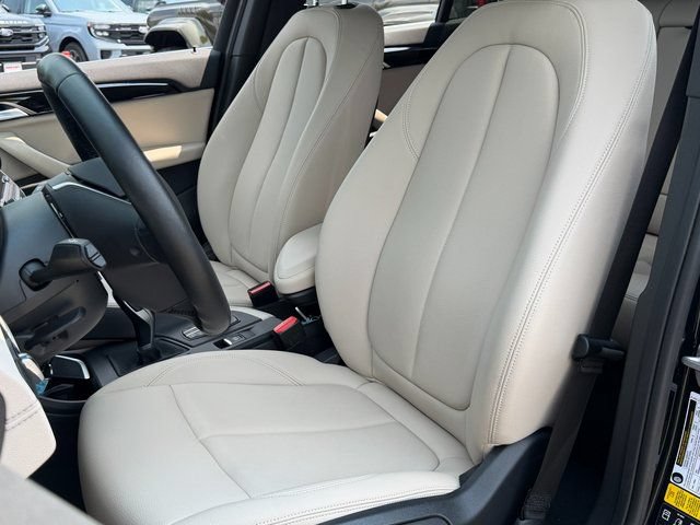 Used 2022 BMW X1 xDrive28i AWD/4WD image 9