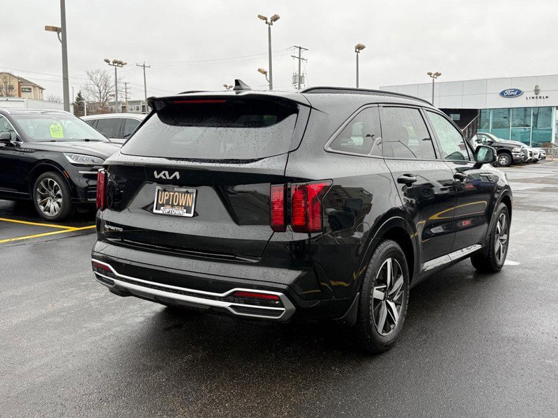 Used 2023 Kia Sorento S w/ Panoramic Sunroof Package image 3
