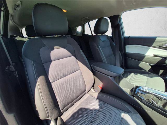 Used 2024 Chevrolet Trax LT w/ LT Convenience Package FWD image 14