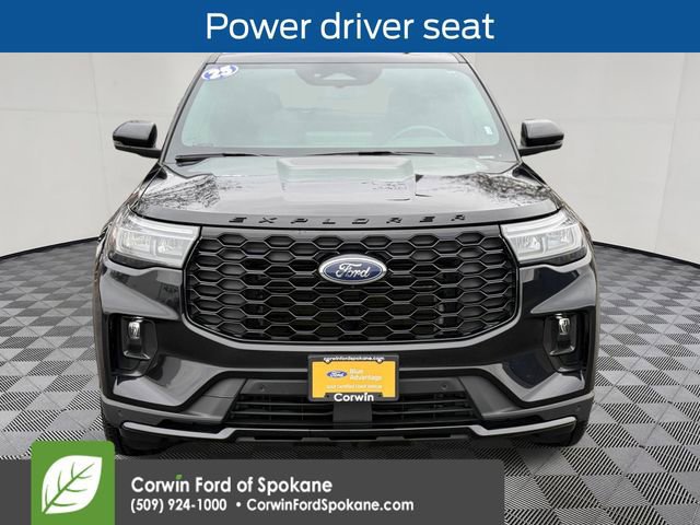 Certified 2025 Ford Explorer ST-Line image 7