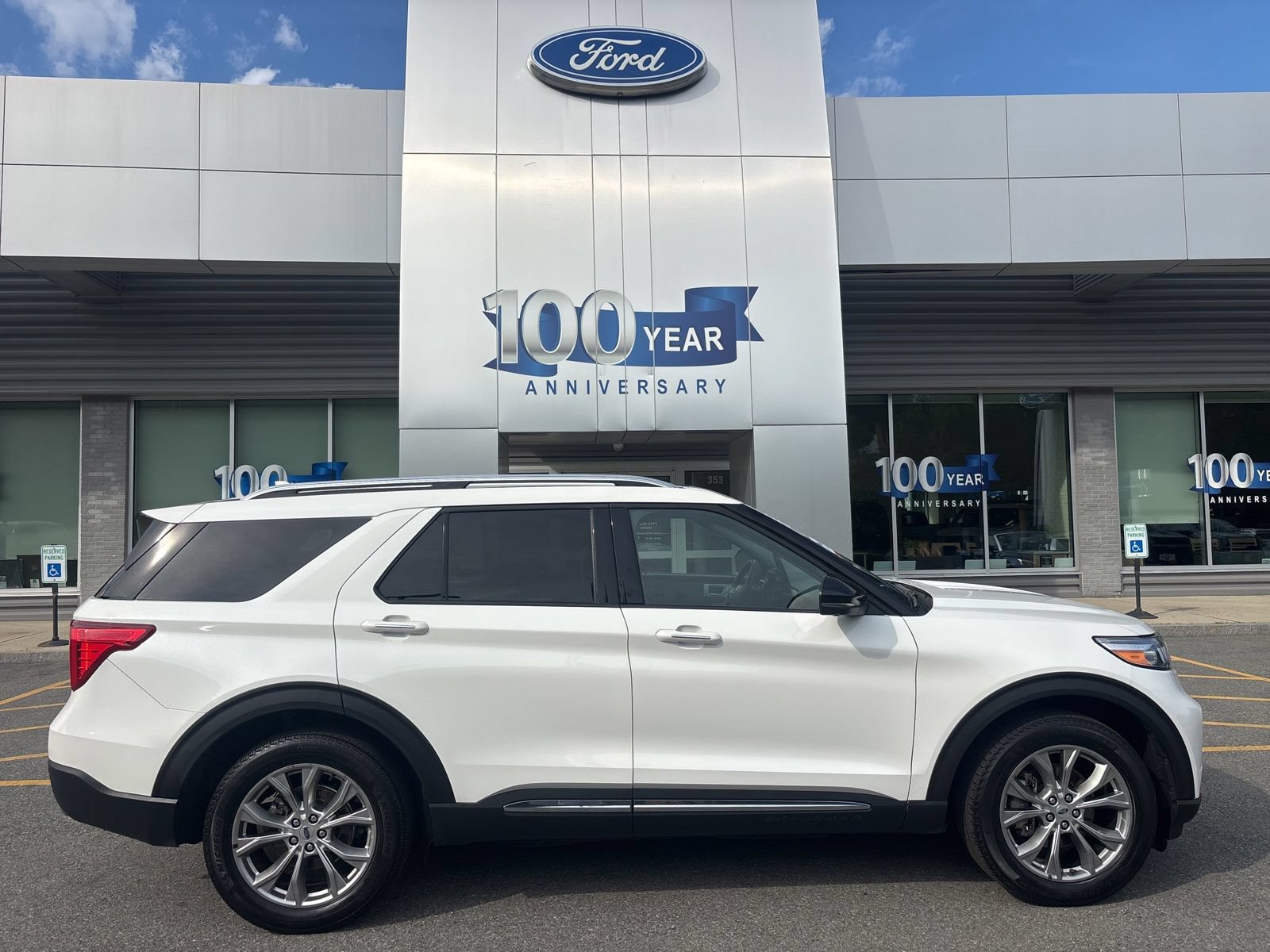Certified 2023 Ford Explorer Limited w/ Limited Technology Package AWD/4WD image 2