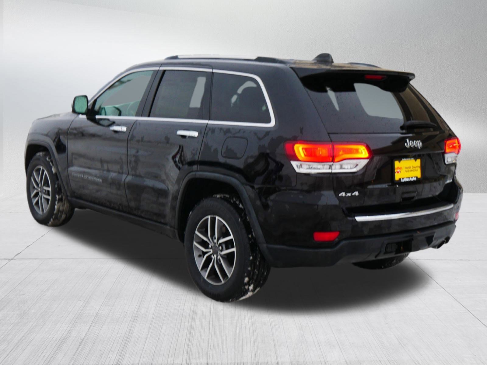 Used 2021 Jeep Grand Cherokee Limited w/ Trailer Tow Group IV image 3