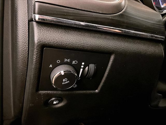 Used 2021 Jeep Grand Cherokee Limited w/ Sun & Sound Group AWD/4WD image 30