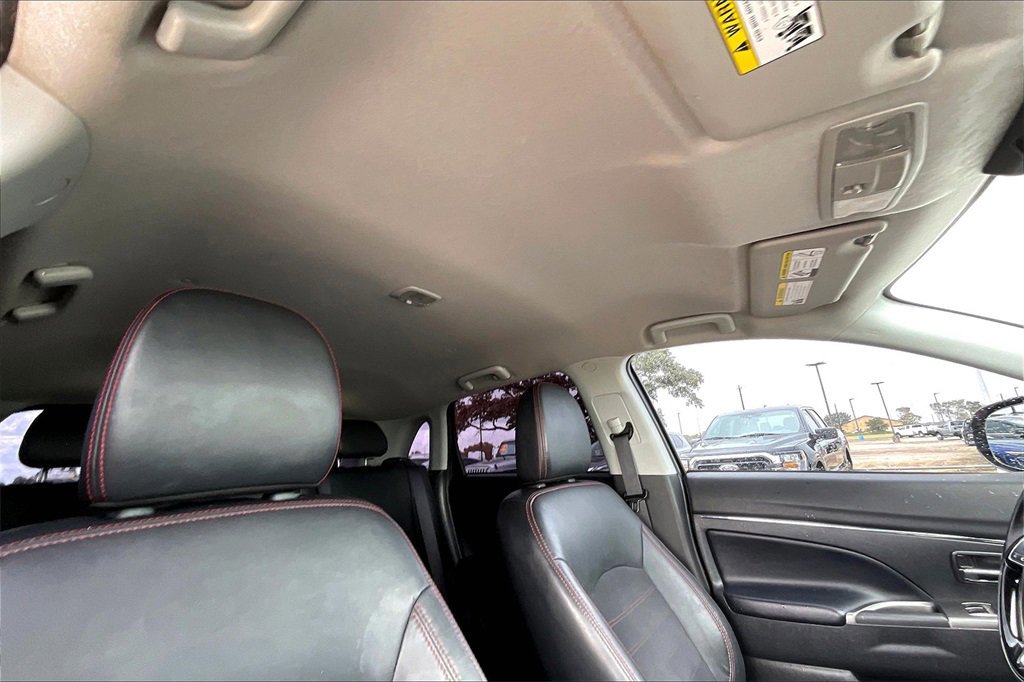 Used 2022 Mitsubishi Outlander Sport SE image 28