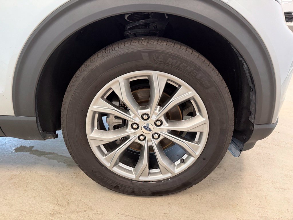 Certified 2024 Ford Explorer XLT w/ Equipment Group 202A AWD/4WD image 12