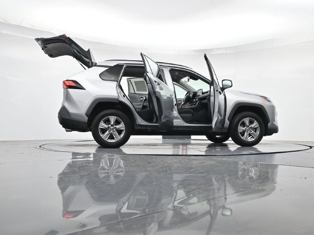 Used 2024 Toyota RAV4 XLE FWD image 52
