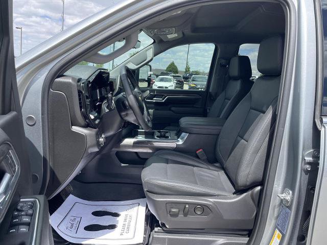 Used 2025 Chevrolet Silverado 2500 LTZ w/ LTZ Premium Package AWD/4WD image 16
