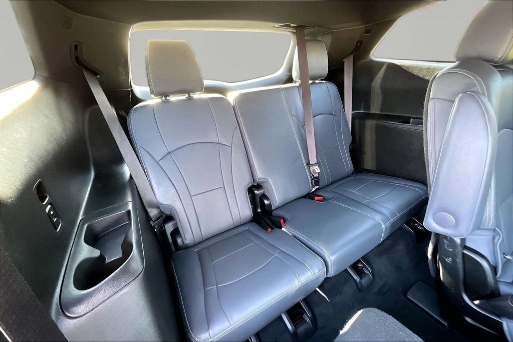 Used 2024 Buick Enclave Premium image 28