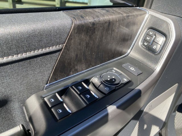 Certified 2025 Ford F250 Lariat w/ Lariat Ultimate Package AWD/4WD image 18