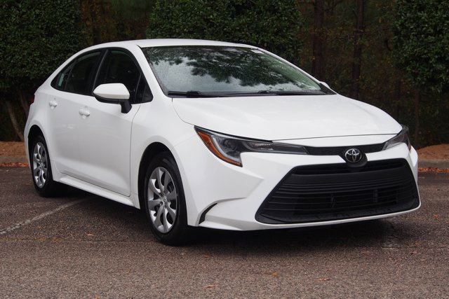 Used 2024 Toyota Corolla LE image 7