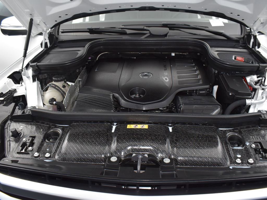 Used 2025 Mercedes-Benz GLS 450 4MATIC image 20
