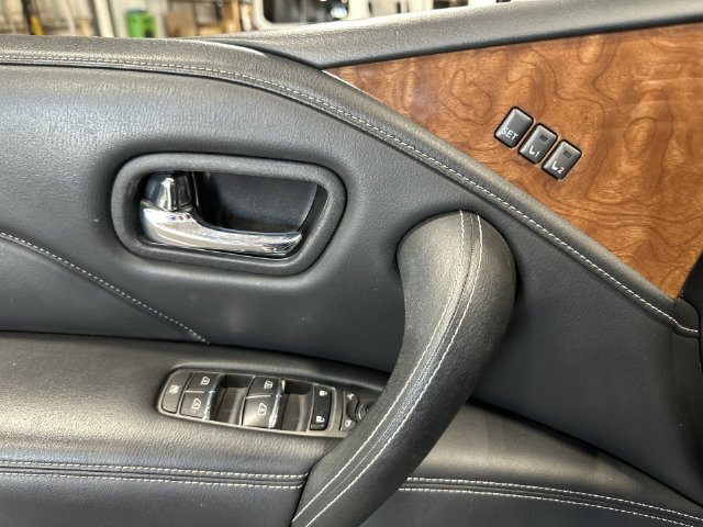 Used 2018 INFINITI QX80 4WD w/ All Season Package image 19
