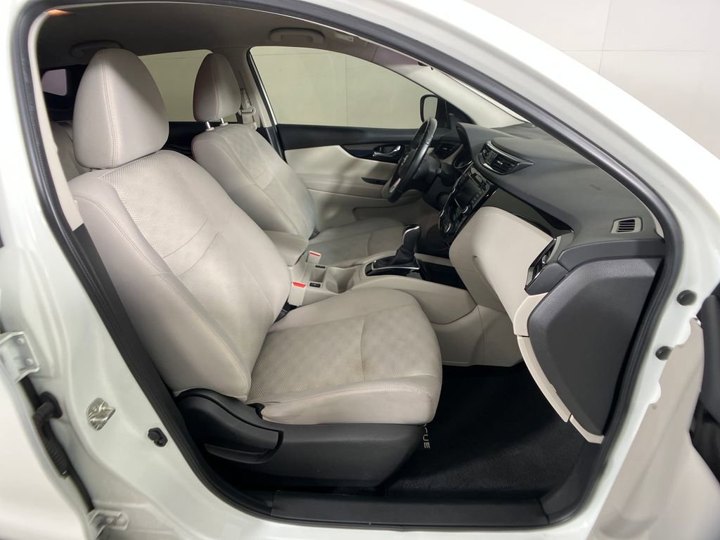 Used 2021 Nissan Rogue Sport SV image 11