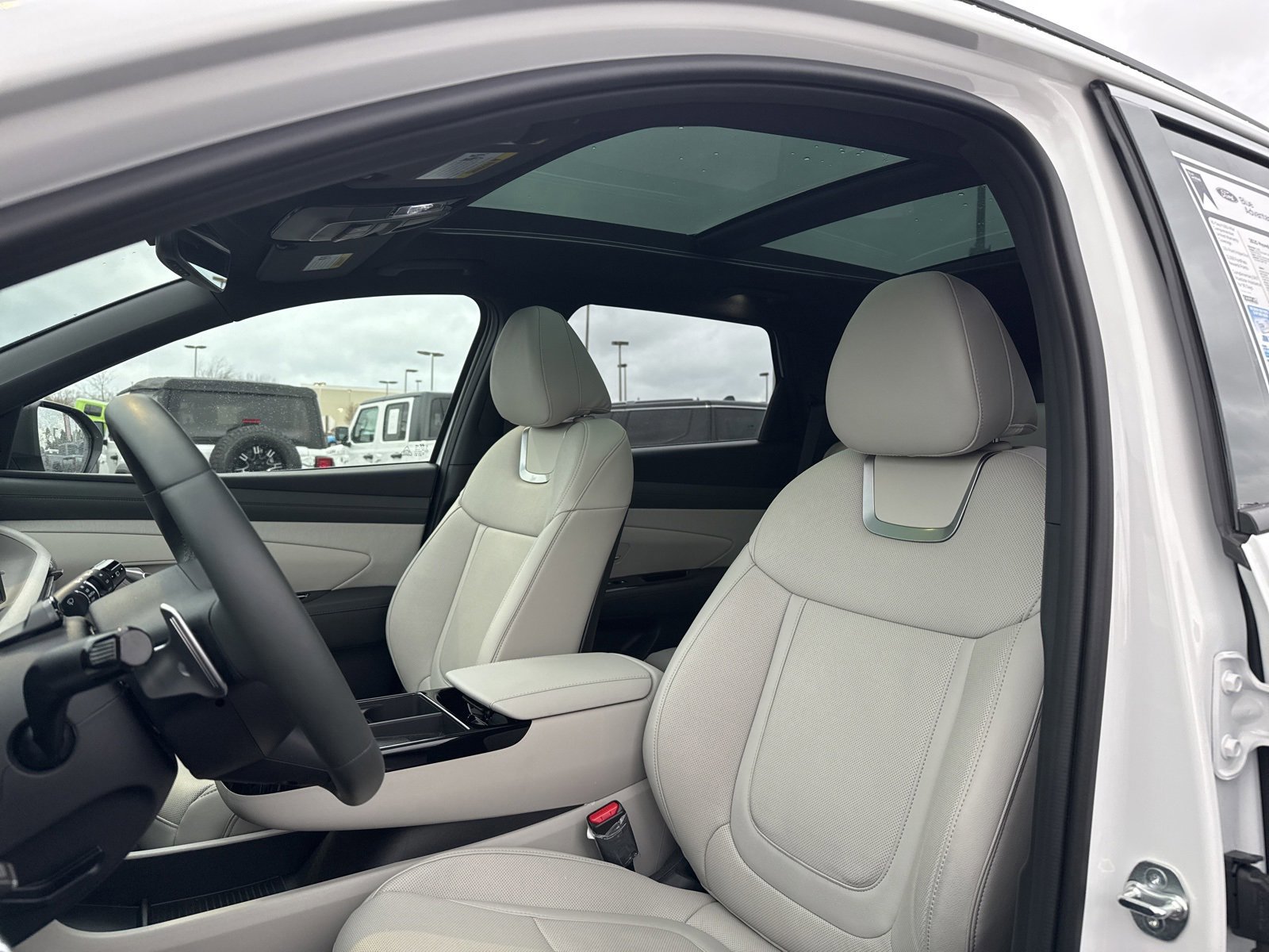 Used 2025 Hyundai Tucson Limited image 29