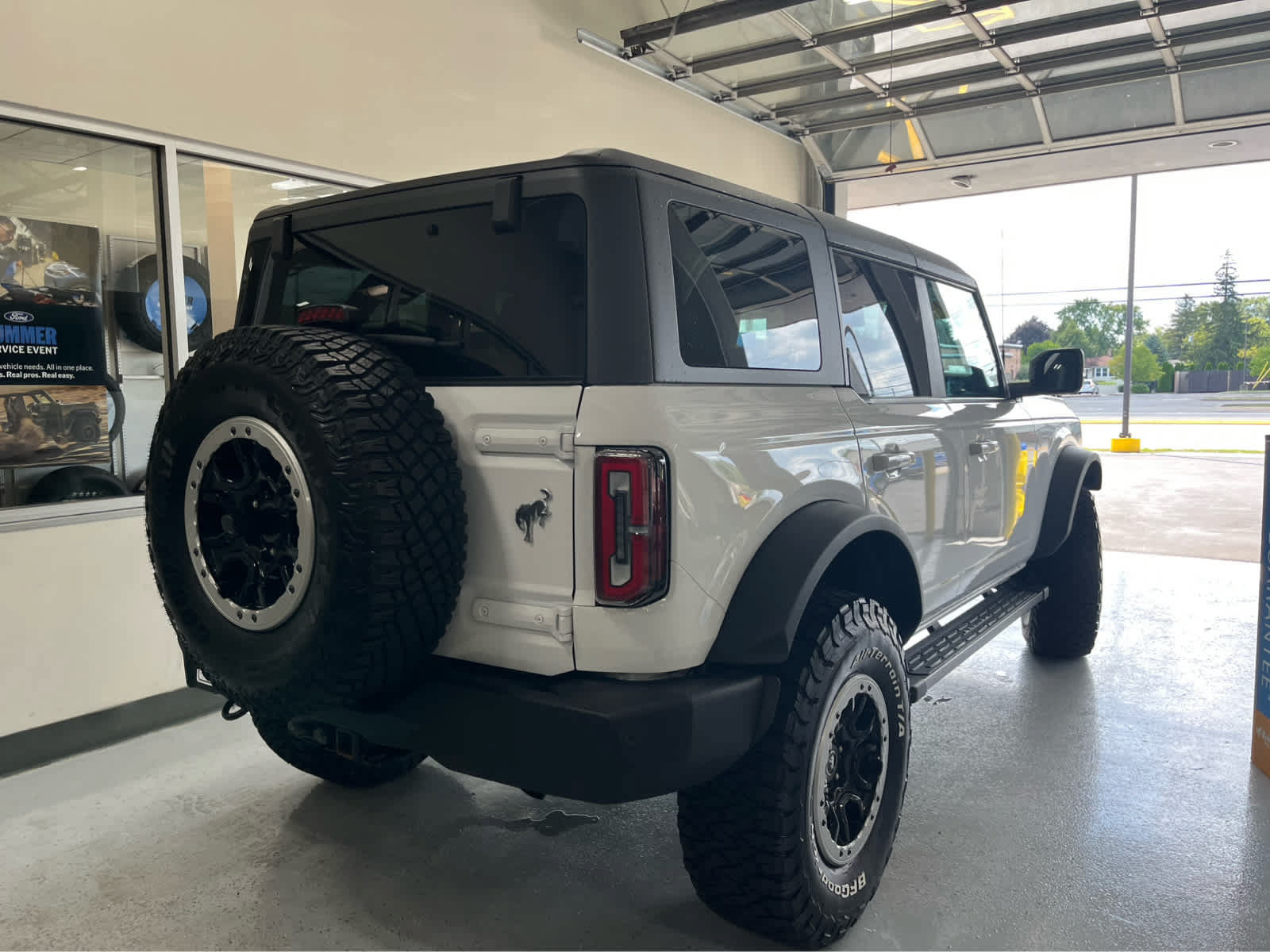Certified 2023 Ford Bronco Outer Banks w/ Sasquatch Package AWD/4WD image 7