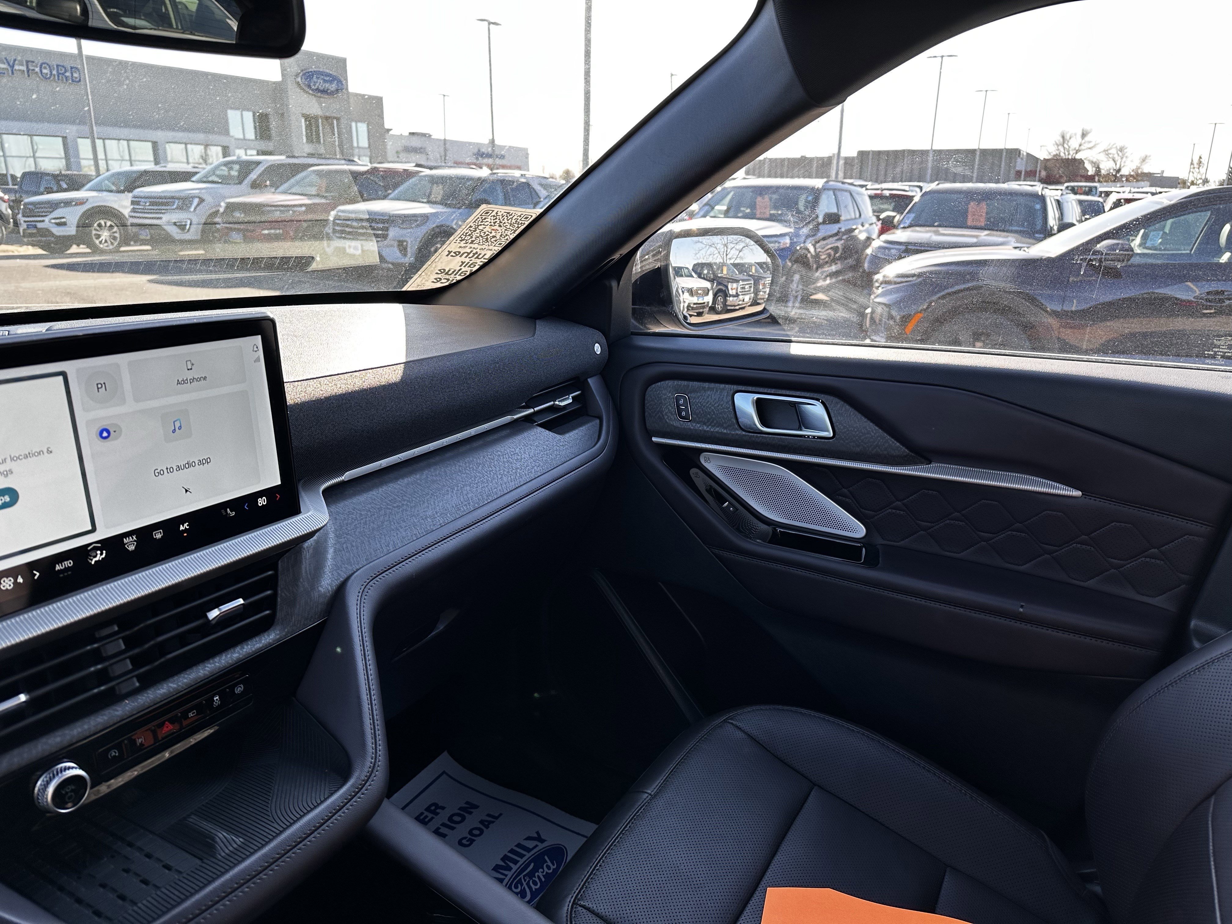 Certified 2025 Ford Explorer Platinum w/ LUX Leather Package image 11