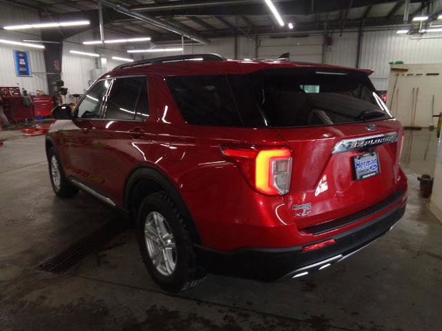 Certified 2022 Ford Explorer XLT w/ Equipment Group 202A image 3
