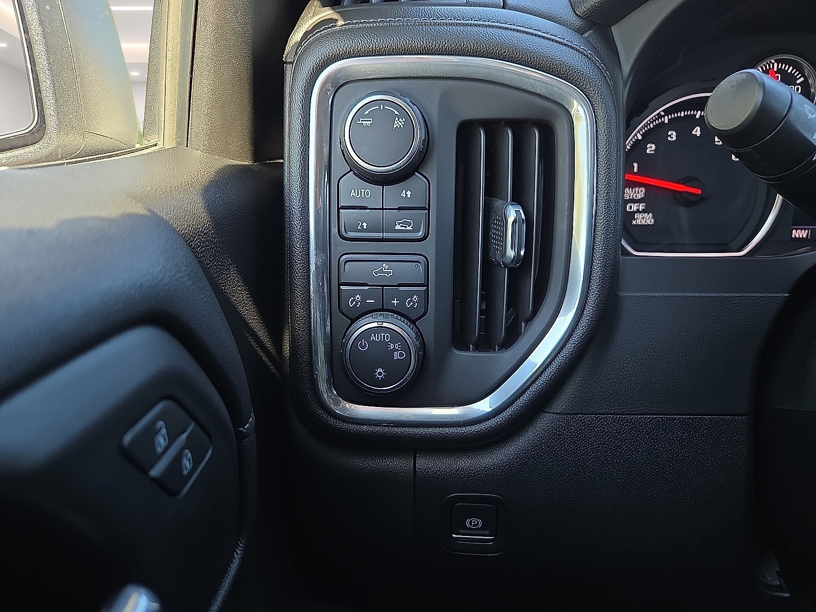 Used 2019 Chevrolet Silverado 1500 LT w/ All-Star Edition AWD/4WD image 19