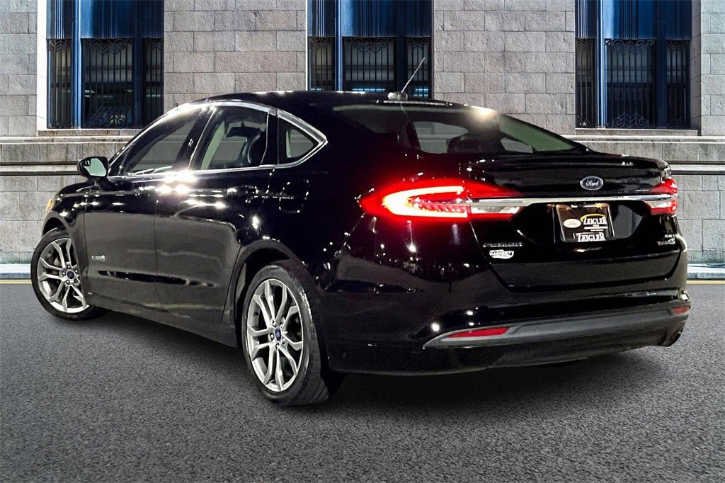 Certified 2017 Ford Fusion SE w/ Equipment Group 601A image 10