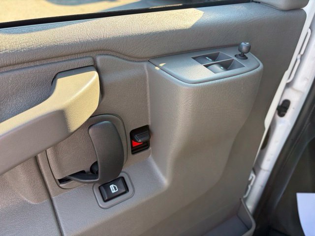 Used 2022 Chevrolet Express 2500 w/ Driver Convenience Package RWD image 20