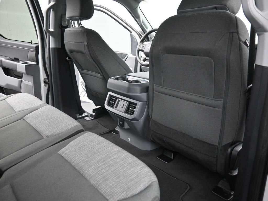 Certified 2025 Ford F250 XLT w/ Black Appearance Package image 12