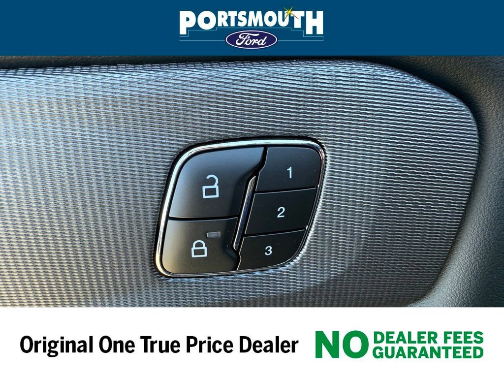 Certified 2025 Ford Explorer ST w/ Sun And Sound Package image 29