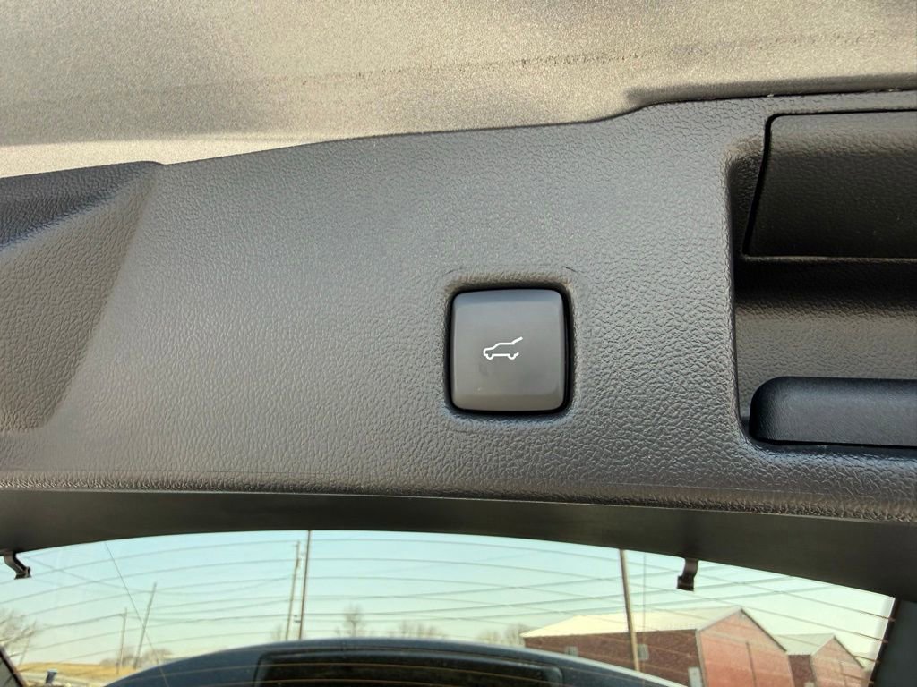 Certified 2022 Ford Escape SEL w/ SEL Stealth AWD Package image 31
