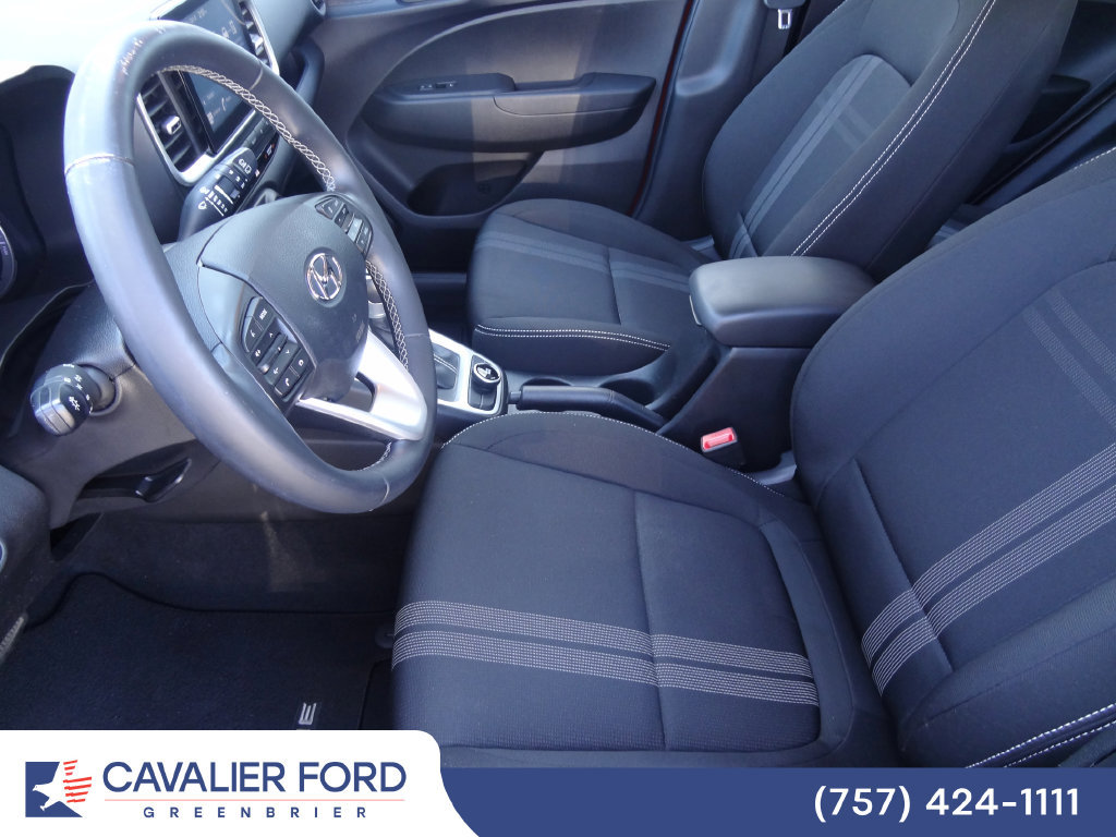 Used 2022 Hyundai Venue SEL FWD image 6