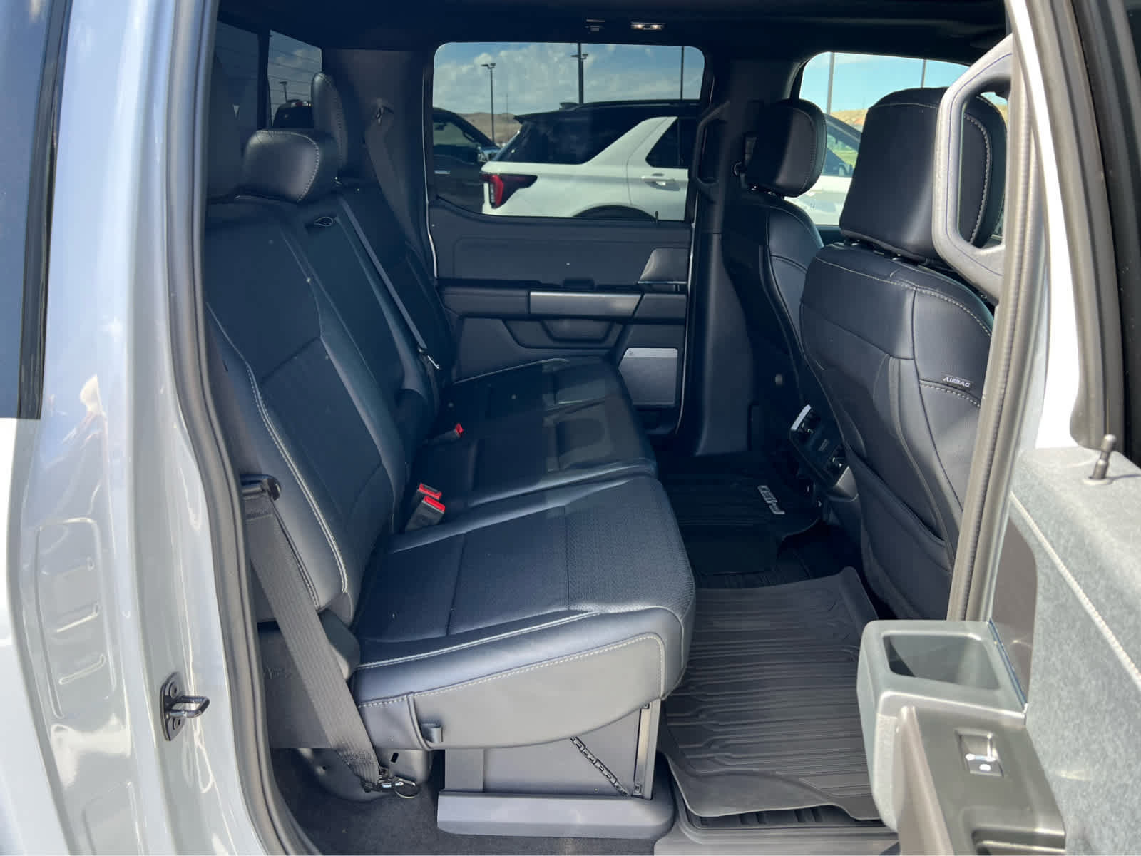 Certified 2025 Ford F150 Lariat w/ Equipment Group 501A Mid image 27