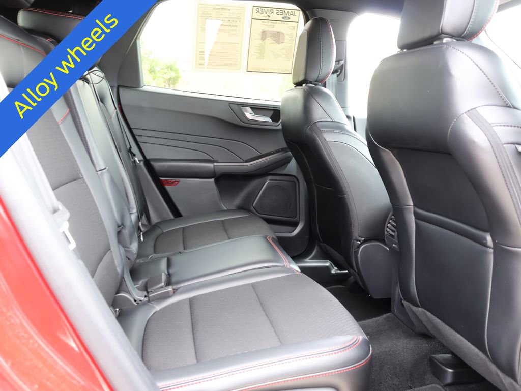 Certified 2025 Ford Escape ST-Line AWD/4WD image 13