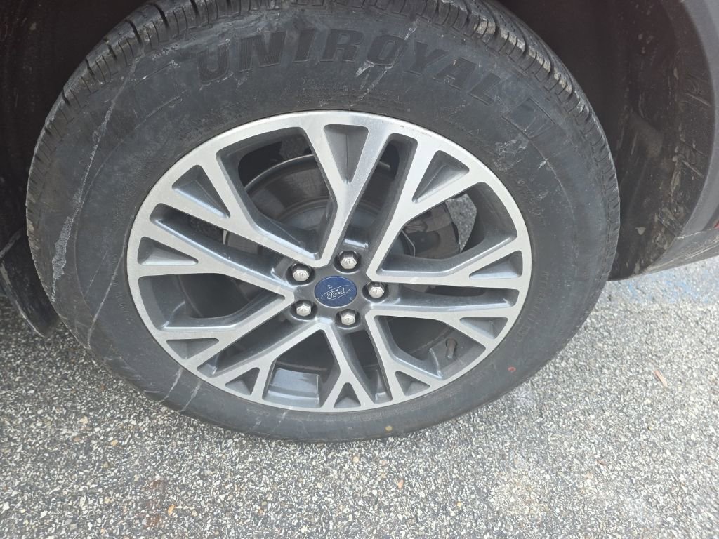 Certified 2020 Ford Escape SEL image 9