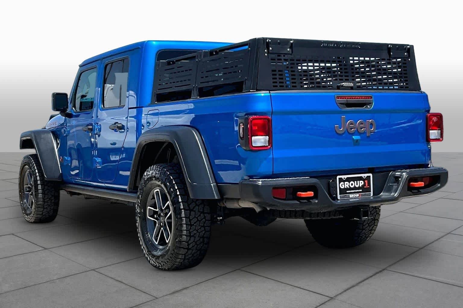 Used 2023 Jeep Gladiator Mojave w/ Cold Weather Group AWD/4WD image 10