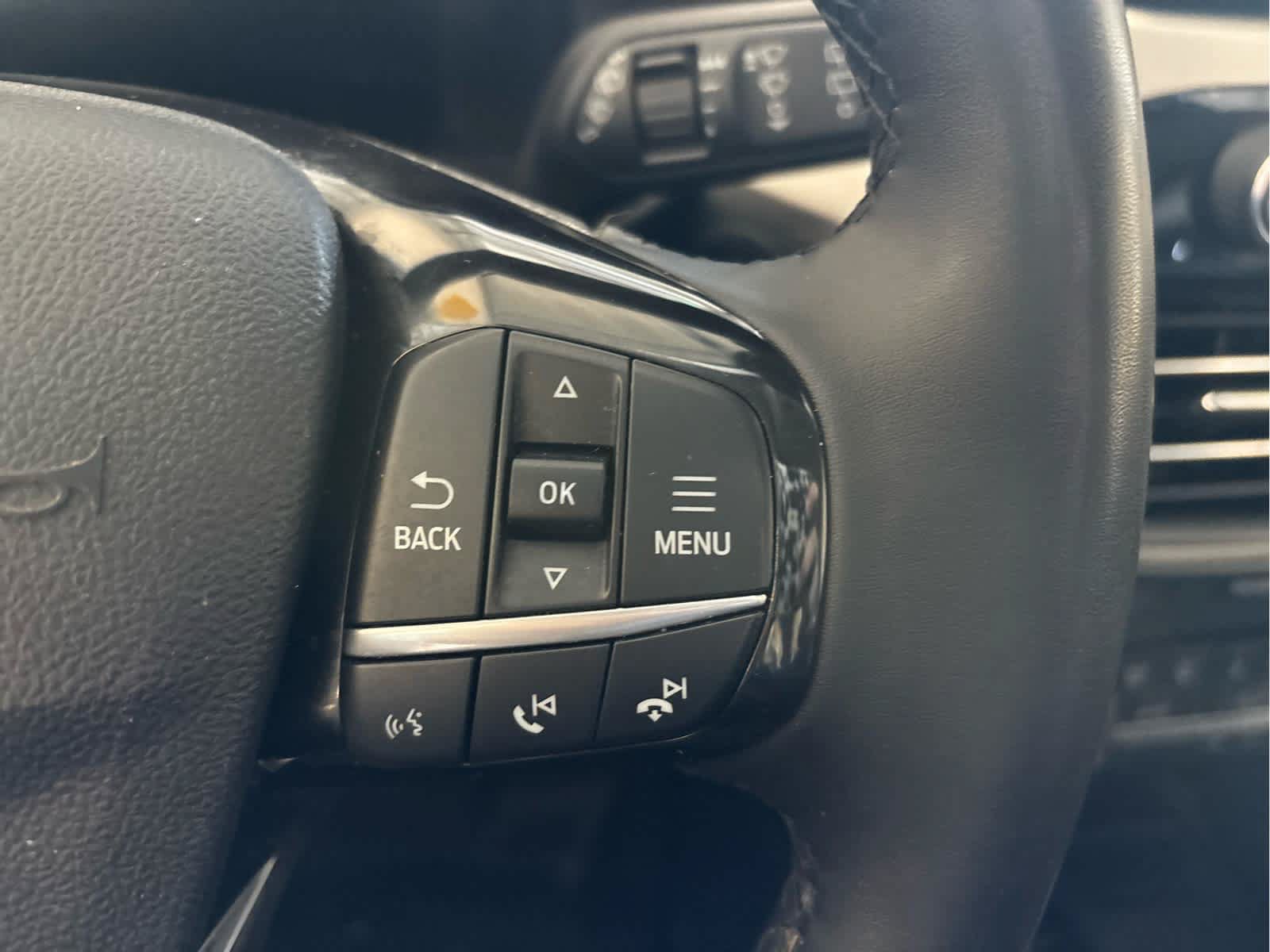 Certified 2022 Ford Escape SEL w/ Technology Package AWD/4WD image 17