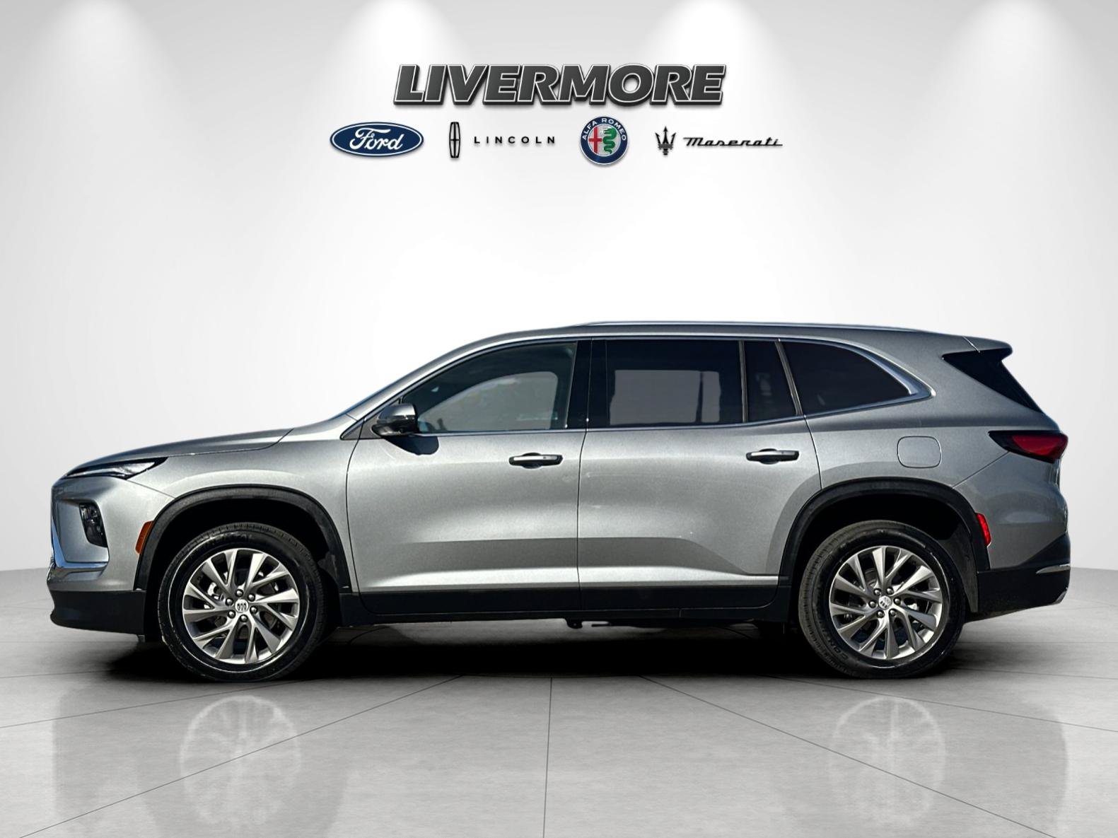 Used 2026 Buick Enclave Preferred w/ Power Package FWD image 6