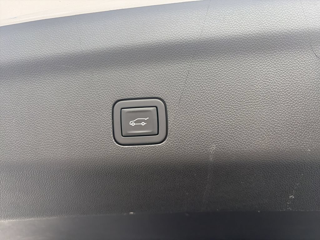 Used 2023 Chevrolet Tahoe High Country w/ Premium Package RWD image 33