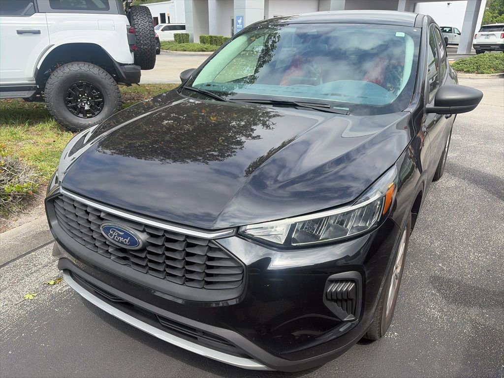 Certified 2024 Ford Escape Active FWD image 1