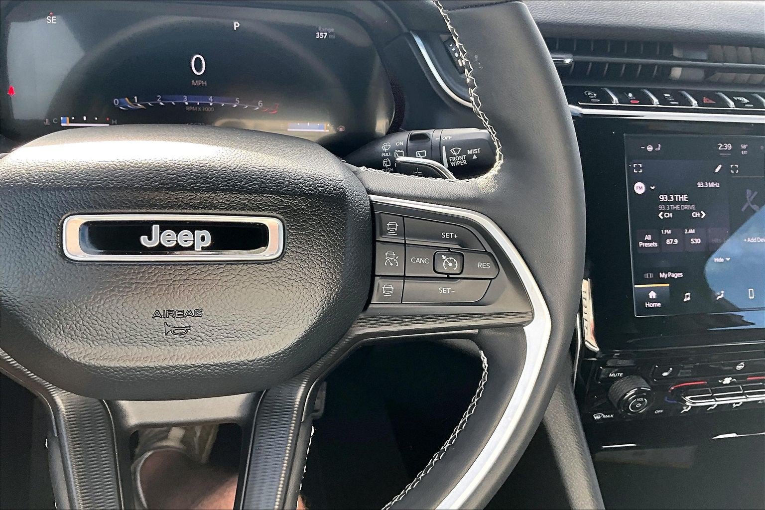 Used 2024 Jeep Grand Cherokee Altitude AWD/4WD image 23